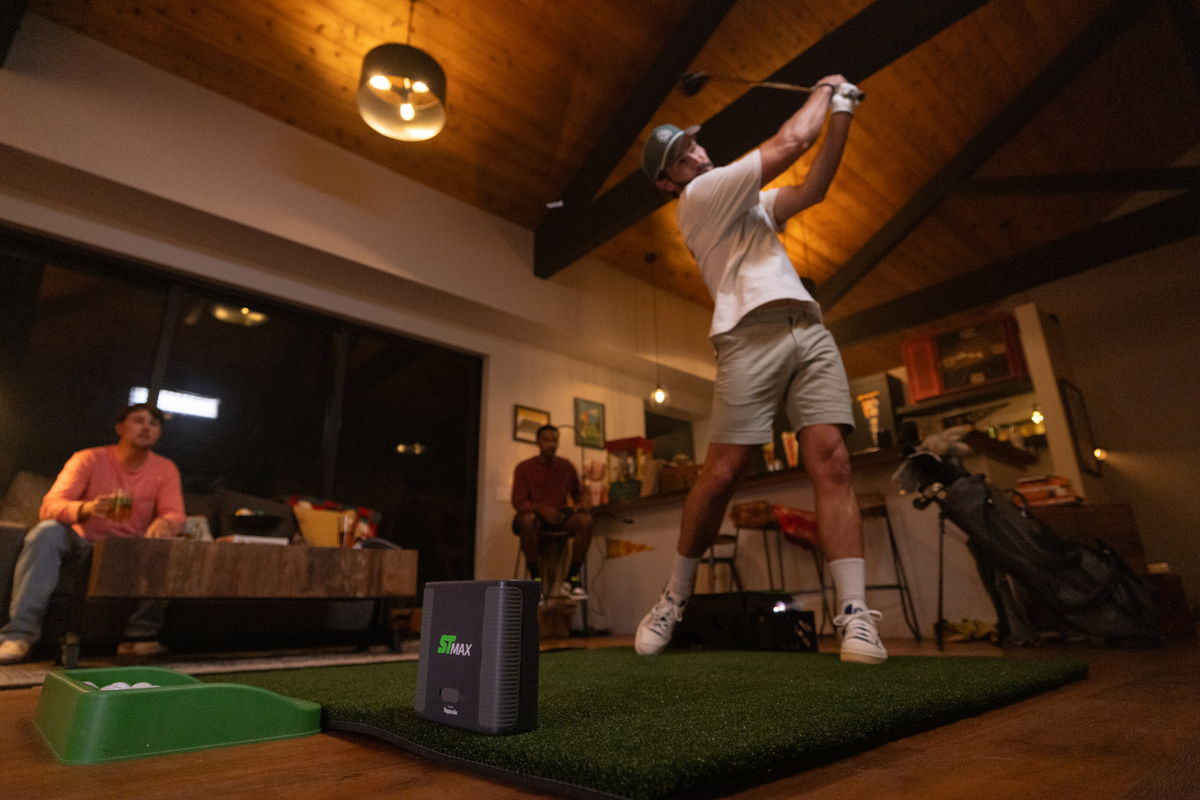 SKYTRAK Season Opener Sale save 500 dollars on ST MAX launch monitor and home golf simulator studio packages